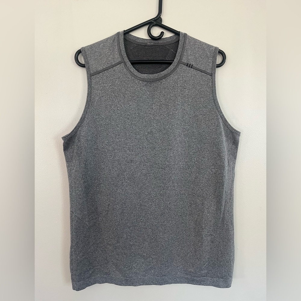 Men's Large Lululemon sleeveless shirt